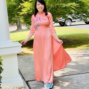 Vietnamese embroidered traditional dress 🌟Áo dài lụa thêu